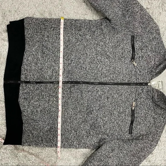 Sweater - Picture 2 of 5